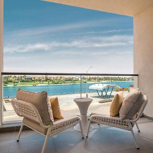 Lagoon View Room King Bed